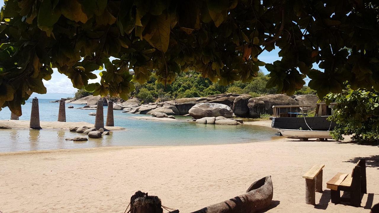 Mufasa Eco Lodge Monkey Bay Экстерьер фото