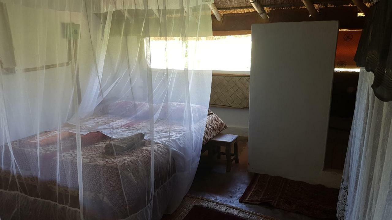 Mufasa Eco Lodge Monkey Bay Экстерьер фото