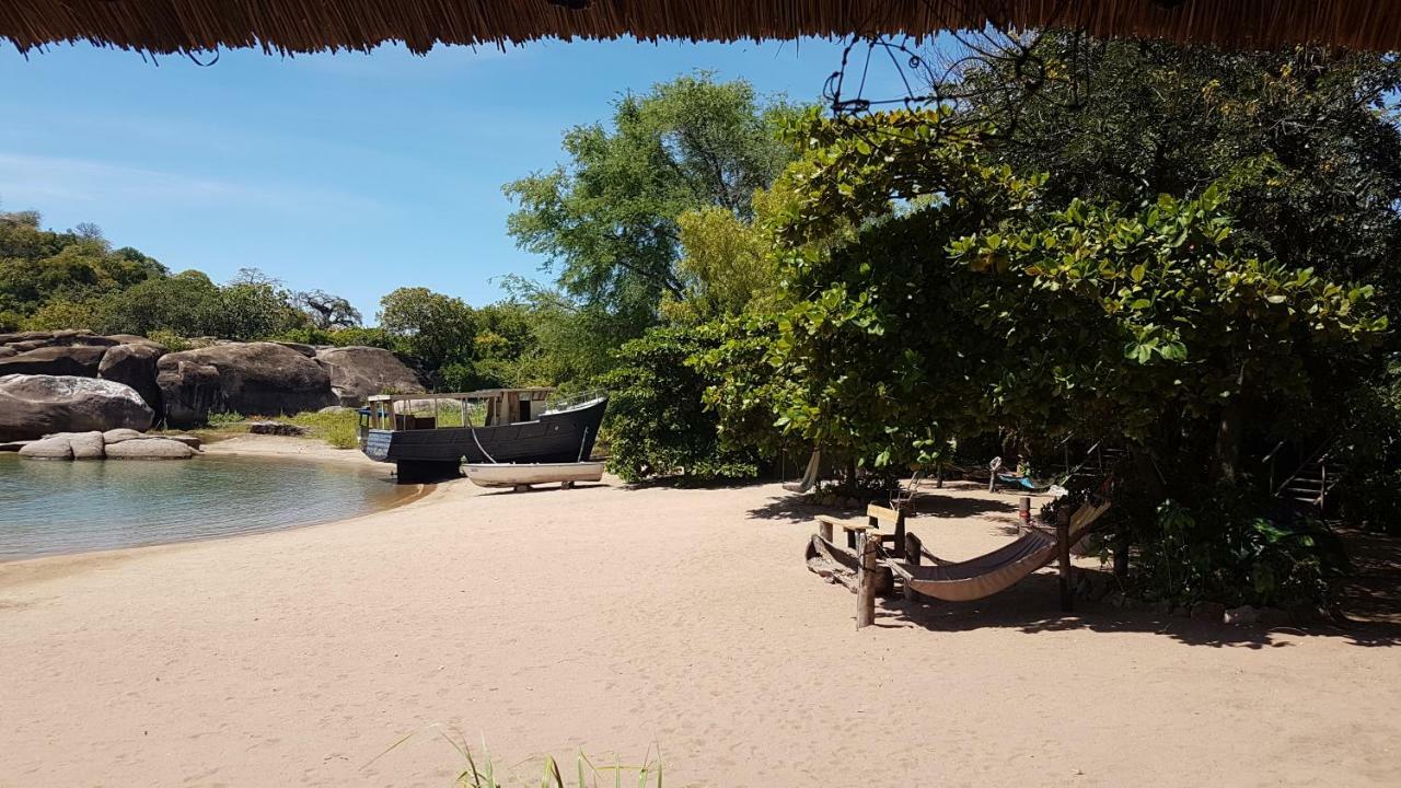 Mufasa Eco Lodge Monkey Bay Экстерьер фото