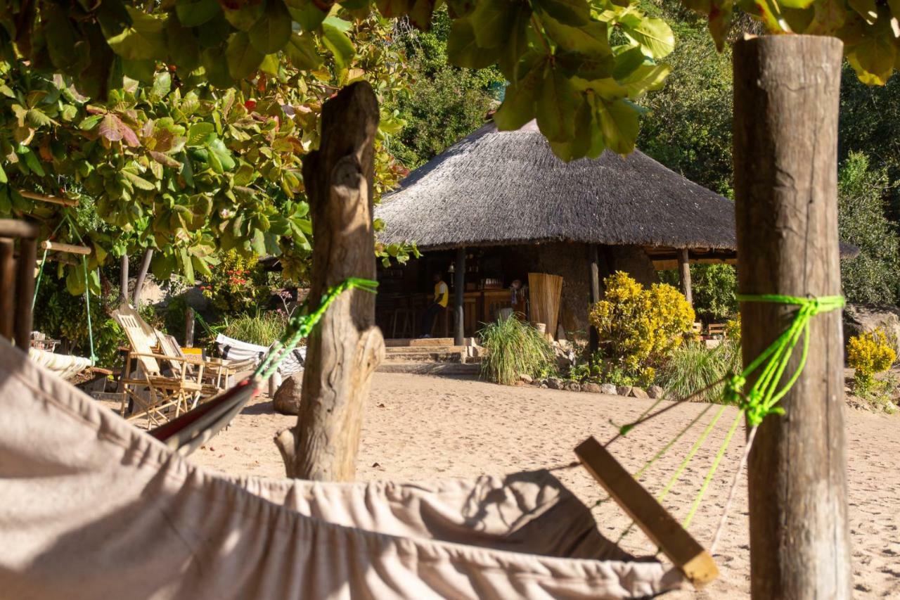 Mufasa Eco Lodge Monkey Bay Экстерьер фото